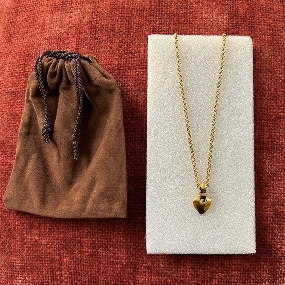 New PUFFY HEART Pendant Necklace Gold Tone ❤️ - Picture 3 of 7